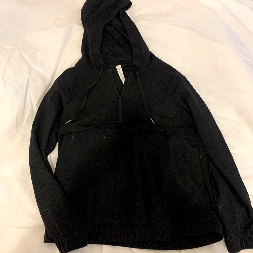 Lululemon packed down windbreaker